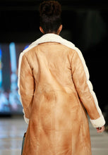 Load image into Gallery viewer, Womens Shearling Coat