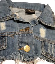 Load image into Gallery viewer, Women&#39;s Denim Crop Jacket
